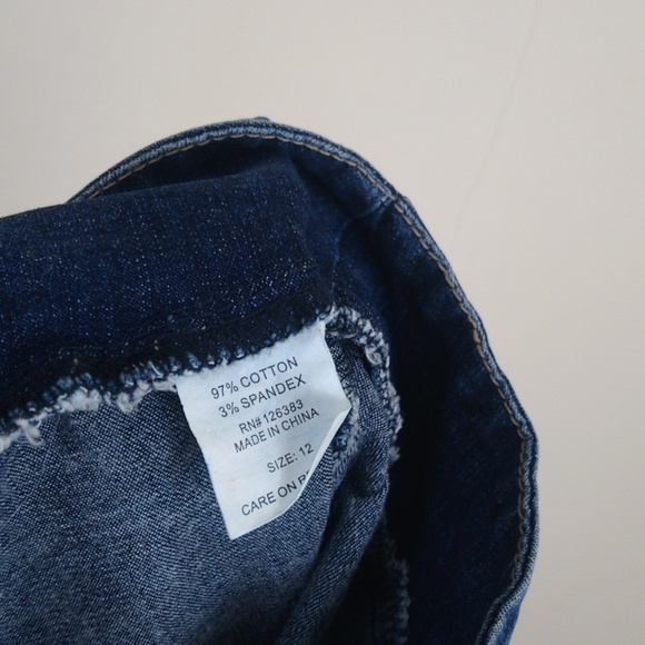 Euro Stretchy Denim Blue Jean Capri Pants - Picture 12 of 12